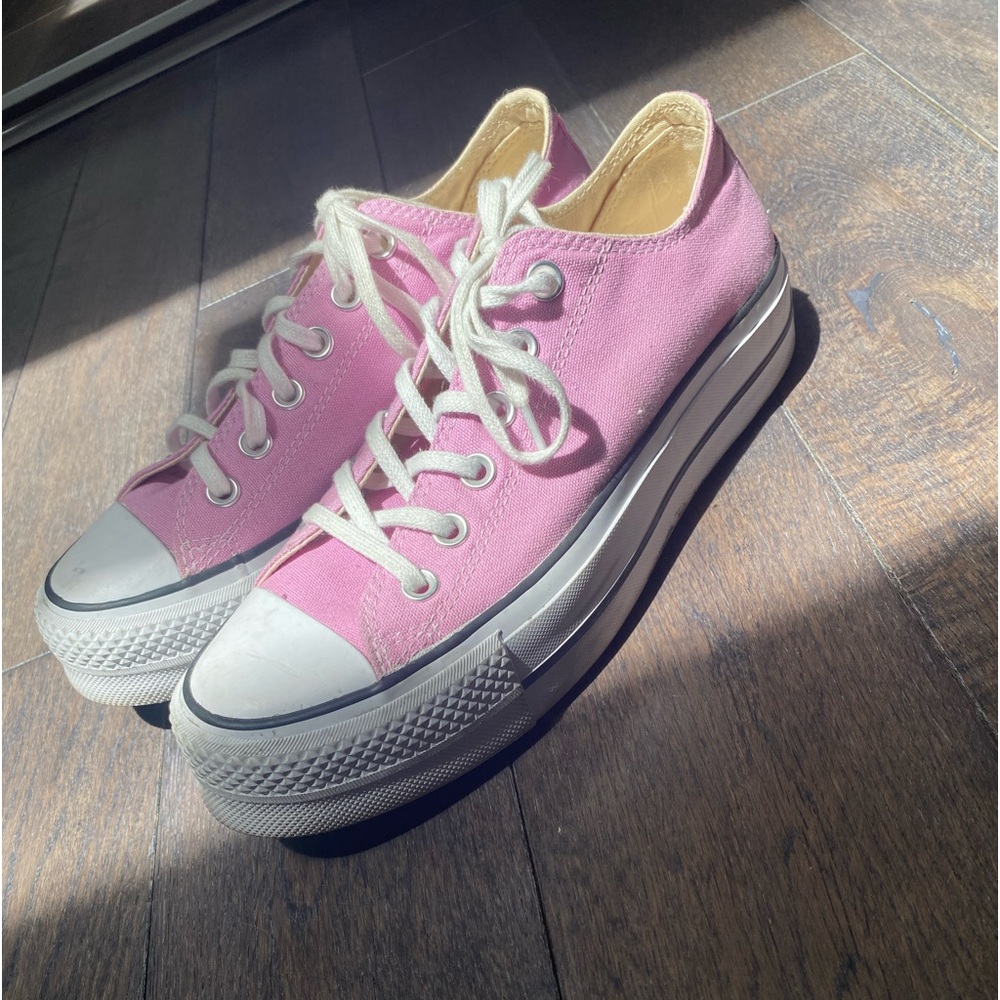 baby pink size 8 platform converse